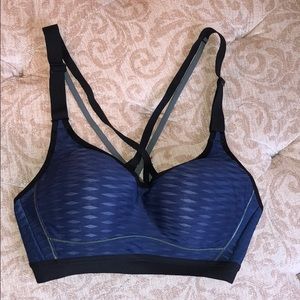 NWOT! 32B VICTORIA SPORT padded sports bra
